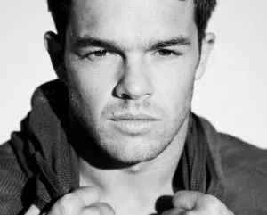 Phoooooahh the Gorgeous Leandro Penna gives The All-in-One Company a Tweet